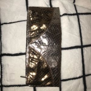 Metallic clutch